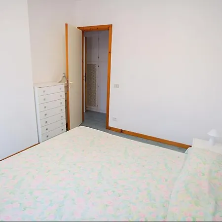Trilocale Fronte Mare Con Piscina Condominiale *